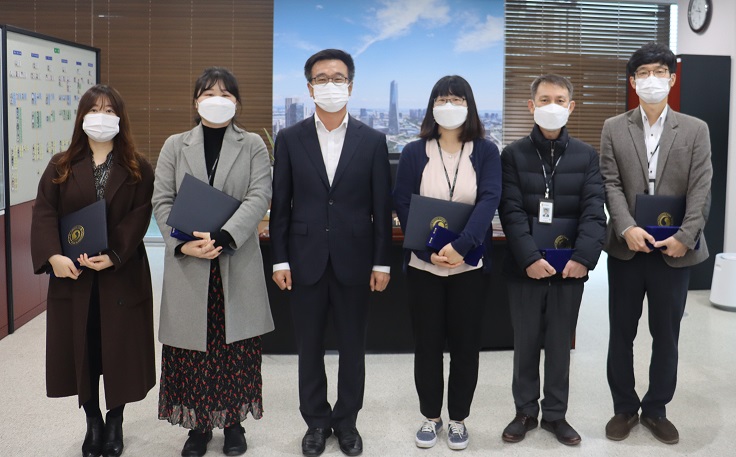 승진자 단체 사진